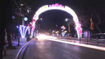 Hà Nội lung linh về đêm những ngày cận Tết