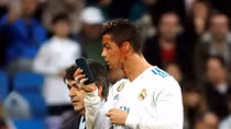 Ronaldo bị thương sau khi ghi bàn