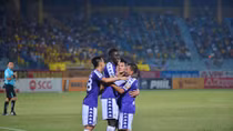 Đè bẹp Thanh Hóa, Hà Nội FC củng cố ngôi đầu