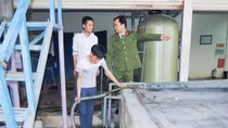 Bắt quả tang doanh nghiệp xả nước thải chưa qua xử lý ra môi trường
