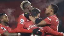 Thắng Aston Villa, M.U cân bằng điểm số với Liverpool