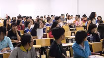 Thiếu và yếu như... Hội đồng trường