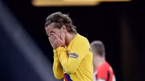 Đương kim vô địch trắng tay trong ngày vắng Messi