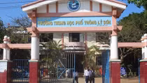 Trường học xuống cấp, thầy và trò bất an