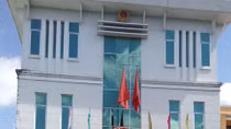 Kỷ luật một chủ tịch vì để vợ vào cơ quan đánh ghen