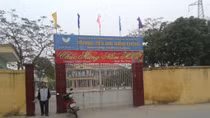 Đình chỉ hiệu trưởng, buộc trả lại phụ huynh những khoản lạm thu
