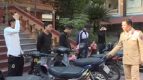Công an Hưng Yên xử lý đối tượng chạy xe đánh võng, lạng lách