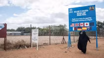 Người tị nạn Somalia ở Kenya "tố" phải "lót tay" quan chức để được trở lại quê hương