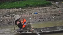  Cuộc sống "bán mặt cho nước, bán lưng cho trời"
