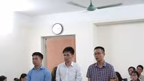 Cựu cán bộ Hải quan ngồi tù vì bán ngà voi tang vật
