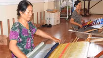 Người đưa thổ cẩm truyền thống vươn ra thế giới