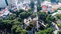 Tô phở sáng ở Hồ Con Rùa
