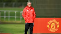 Mourinho tuyên bố không ăn mừng nếu Man Utd hạ Chelsea