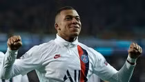 Chỉ với 30 phút, Mbappe "buộc" cả thế giới phải ngả mũ khâm phục