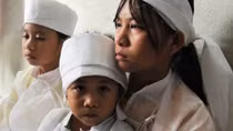 Ba đứa trẻ mồ côi vì tai nạn giao thông