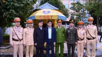 Bí thư Tỉnh uỷ Nghệ An biểu dương tinh thần trực Tết dương lịch của lực lượng CSGT