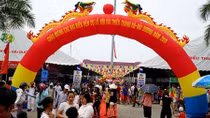 Hàng vạn người tham gia Lễ hội vải thiều lần đầu tiên tổ chức ở Hải Dương