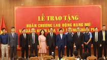 HLV Park Hang-seo nhận Huân chương Lao động