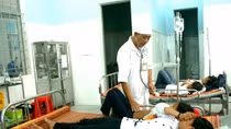 84 học sinh nhập viên sau khi ăn bánh, uống sữa từ thiện