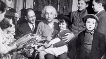 Bức thư Einstein gửi con gái: Câu chuyện đẹp chỉ là điều hư cấu?