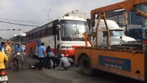 Xe chở công nhân gây tai nạn liên hoàn trên QL 51