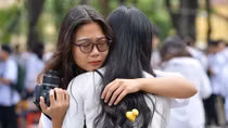 Xúc động lễ bế giảng năm học của thầy trò Trường THPT Chu Văn An