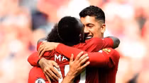 Đè bẹp NewCastle, Liverpool giữ mạch toàn thắng