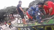 Sóng đánh chìm tàu cá, 9 thuyền viên bị nạn trên biển Côn Đảo