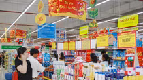 Hàng hóa phục vụ Tết: Cần kiểm soát mức tăng giá ở thị trường tự do