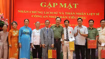 Gặp mặt nhân chứng lịch sử và thân nhân liệt sỹ CAND tiêu biểu