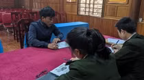 Xử phạt thanh niên miền núi đăng tin sai trên mạng để "hút" kết bạn