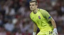 Real bất ngờ chiêu mộ thủ môn, Keylor Navas lo "ngay ngáy"