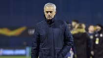 CĐV Tottenham nổi đóa đòi sa thải Mourinho sau thất bại muối mặt