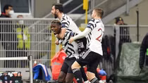 Pogba lập công, MU "tiễn" AC Milan rời Europaleague