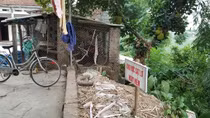 Hàng trăm hộ dân sống trong sợ hãi
