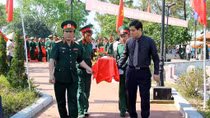 Cảm động những chuyến "xuất ngoại" tìm đồng đội