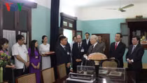 Tổng Bí thư dâng hương tưởng niệm Bác Hồ