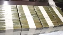 Hành trình của 64 bánh heroin theo đơn đặt hàng