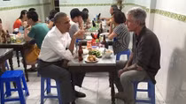 Đầu bếp từng ăn bún chả cùng Obama tại Hà Nội tự tử ở tuổi 61