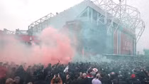 Liverpool đã "đánh úp" người biểu tình như thế nào