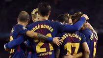 Thắng nhẹ nhàng, Barcelona giành ngôi đầu bảng D