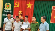 Bắt tên cướp nguy hiểm đang trong phòng bạn gái