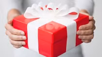 (CẢNH GIÁC) Nhiều bị hại mất tiền để nhận quà “từ trên trời rơi xuống”