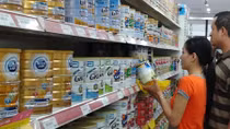 Bàn cách mới để “cầm cương” giá sữa