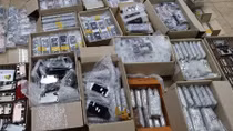 Nhiều chiêu tuồn iPhone lậu vào Việt Nam