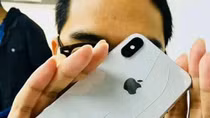 iPhone X làm nền cho sản phẩm Startup Anh quốc