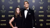 Virgil van Dijk : Sự nghiệp của Messi thật vĩ đại