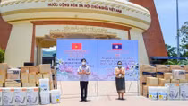 Quảng Trị trao tặng thiết bị vật tư y tế tặng nước bạn Lào