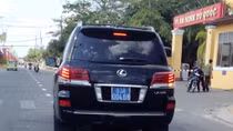 Phó Thủ tướng Trương Hòa Bình chỉ đạo làm rõ vụ xe Lexus gắn biển xanh