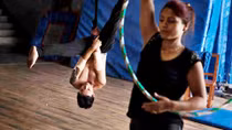 Đoàn xiếc tuyên truyền chống nạn buôn người ở Nepal